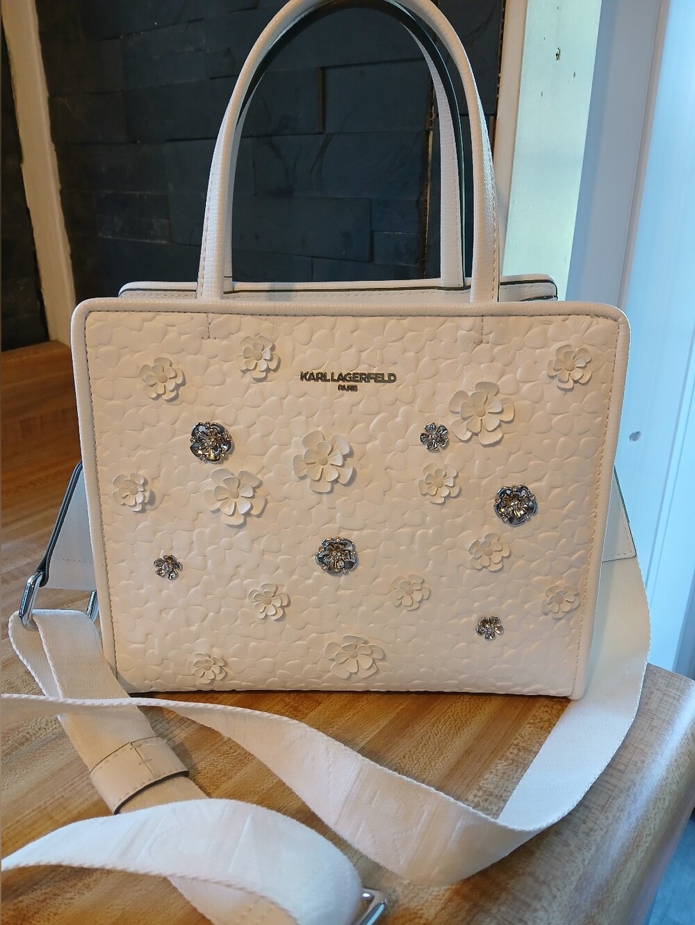 Karl Lagerfeld NWT White 3D Floral Tote/Crossbody & Dustbag